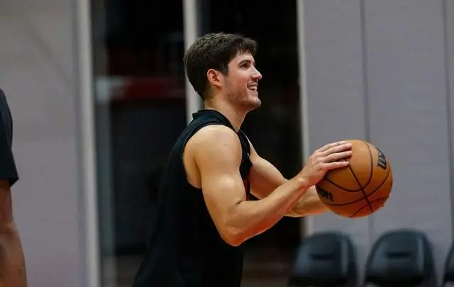 锋线贾巴里, le, AA 锋线贾巴里, le, AA